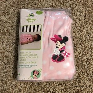 Wearable swaddle blanket